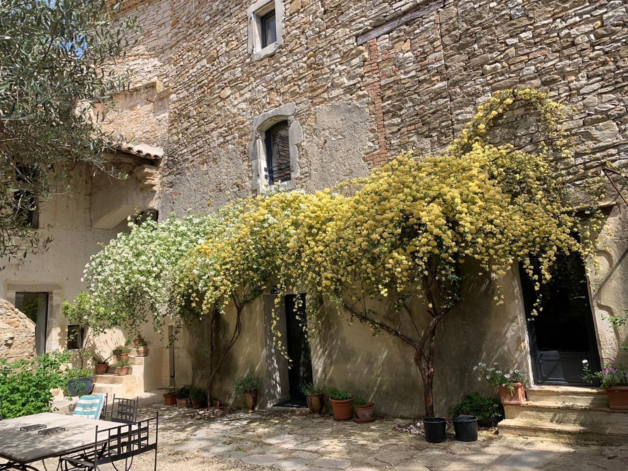 Hotel Magnanerie De Sainte Croix Esterno foto